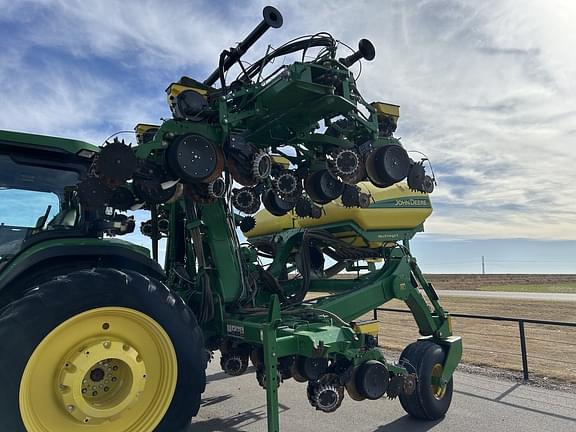 Image of John Deere DR16 equipment image 2