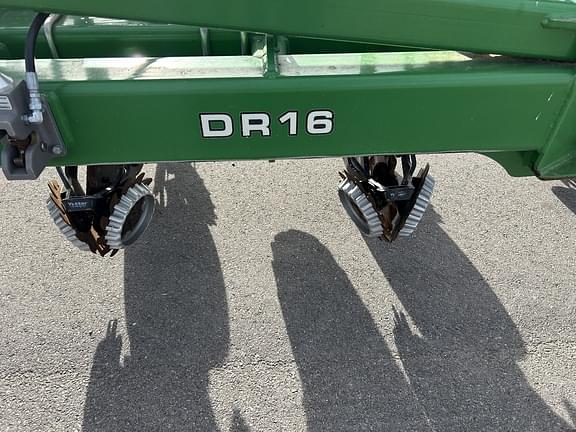 Image of John Deere DR16 equipment image 1