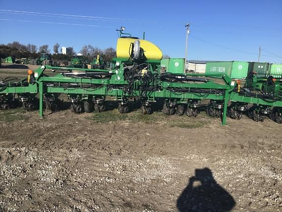 Image of John Deere DR16 equipment image 3