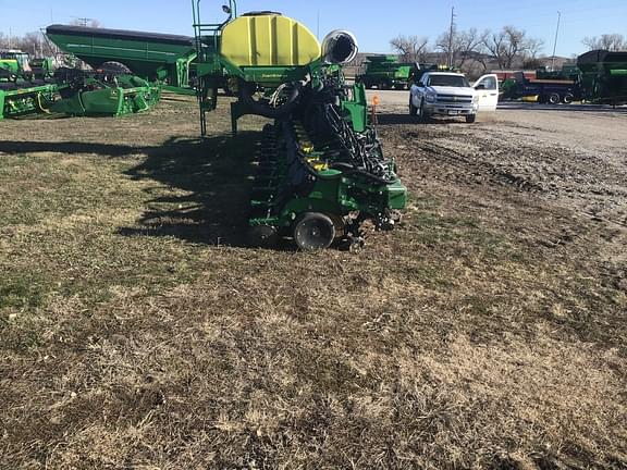 Image of John Deere DR16 equipment image 4