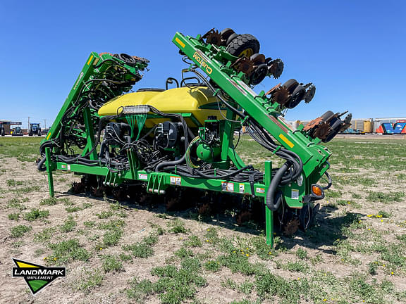 Image of John Deere DR16X equipment image 2