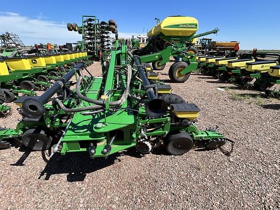 Image of John Deere DR18 equipment image 3