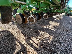 Main image John Deere DR18 10