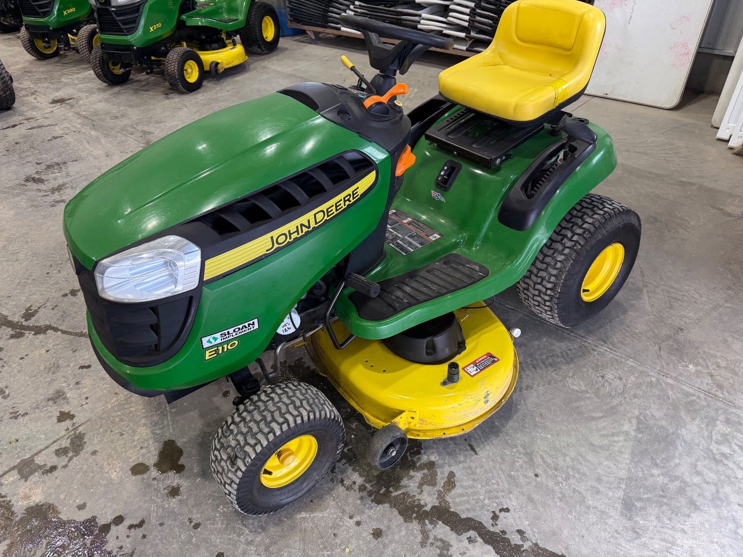 2018 John Deere E110 Equipment Image0