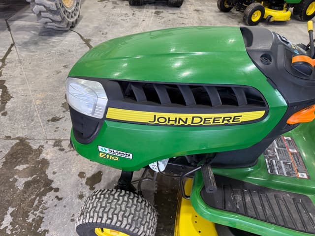 Image of John Deere E110 equipment image 3