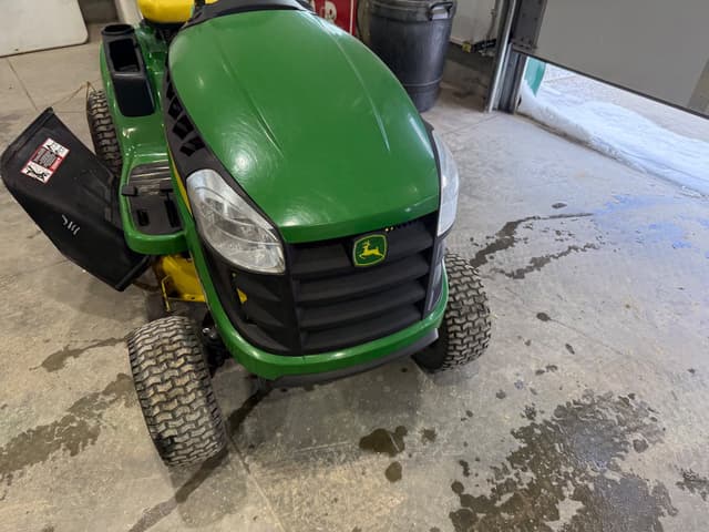 Image of John Deere E110 equipment image 1