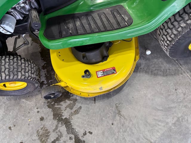 Image of John Deere E110 equipment image 4