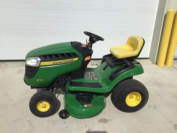 John deere riding lawn mower e110 hot sale