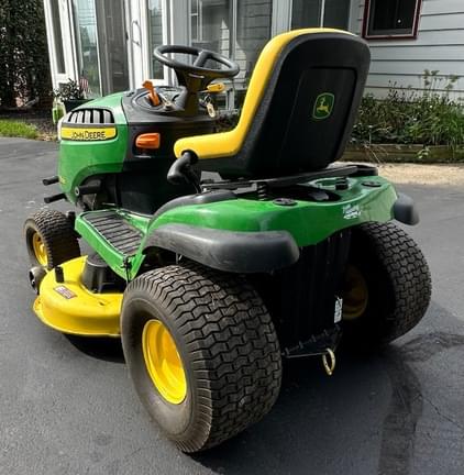 Image of John Deere E130 equipment image 3