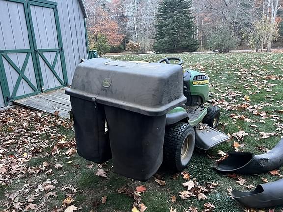 Image of John Deere E130 equipment image 3