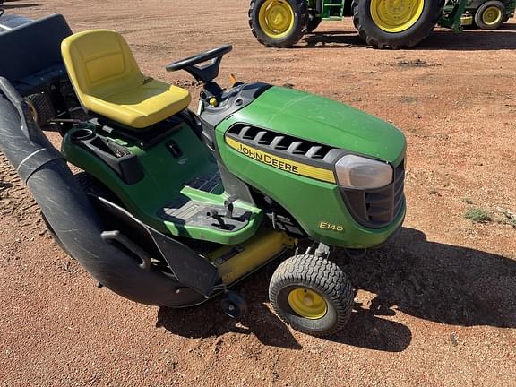 John deere e140 lawn outlet tractor