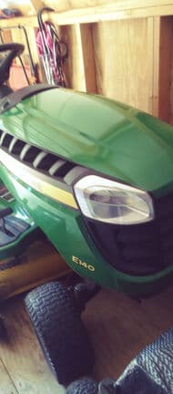 Image of John Deere E140 equipment image 1