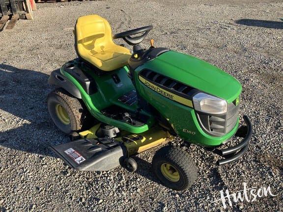 Main image John Deere E160