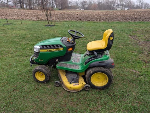 Image of John Deere E170 equipment image 1