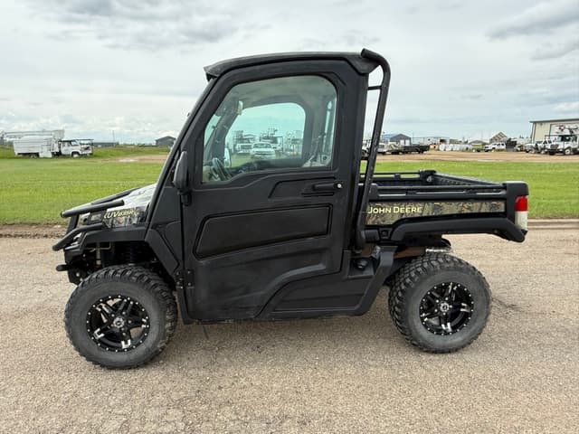 Image of John Deere XUV 835R equipment image 2