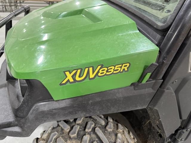 Image of John Deere XUV 835R equipment image 4