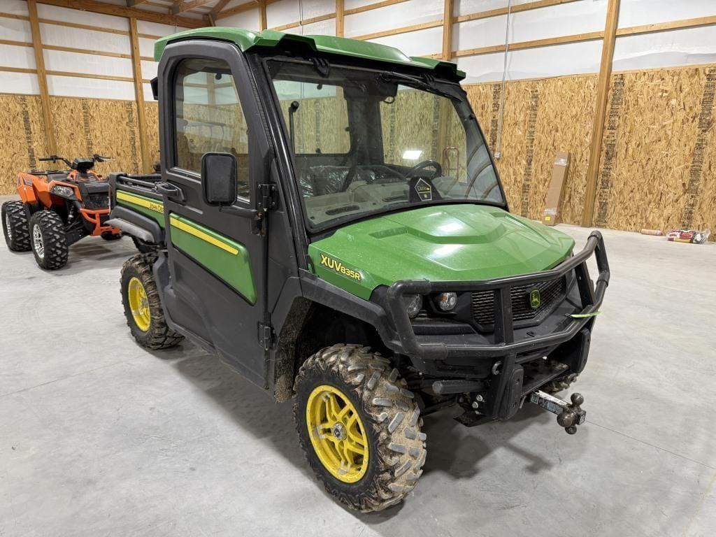 Image of John Deere XUV 835R Primary image