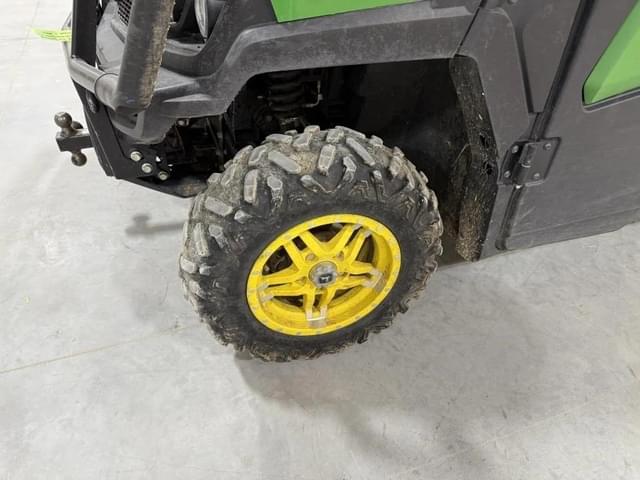 Image of John Deere XUV 835R equipment image 3