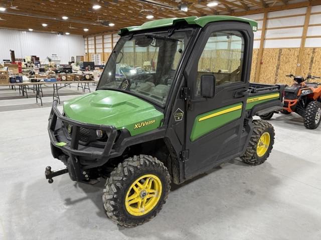 Image of John Deere XUV 835R equipment image 2