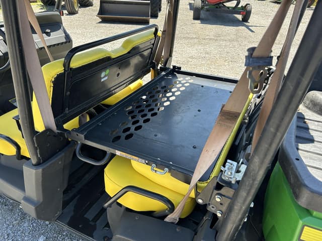 Image of John Deere XUV 590M S4 equipment image 4