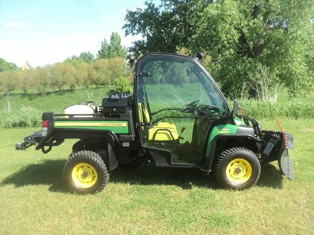 Image of John Deere XUV 825M equipment image 1