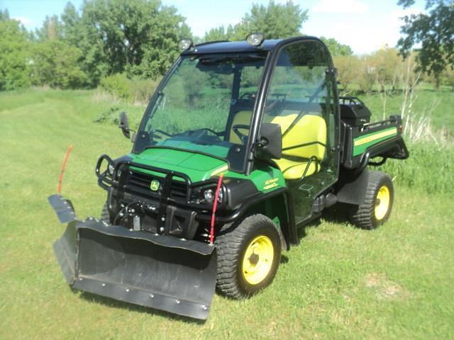 Image of John Deere XUV 825M equipment image 2