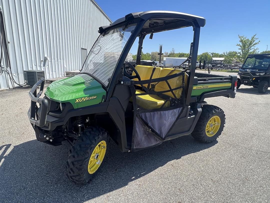 Image of John Deere XUV 835M Primary image