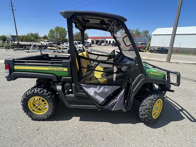 Image of John Deere XUV 835M equipment image 2
