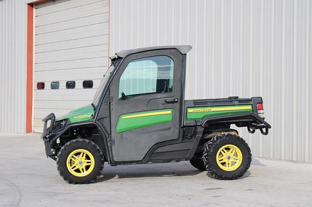 Image of John Deere XUV 835M equipment image 1