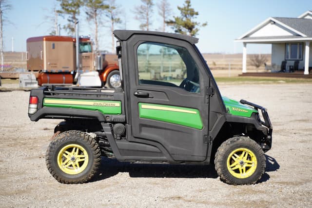 Image of John Deere Gator XUV 835M equipment image 3