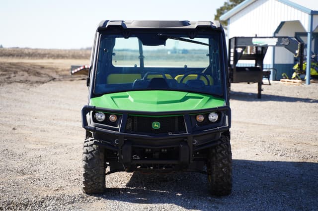 Image of John Deere Gator XUV 835M equipment image 1