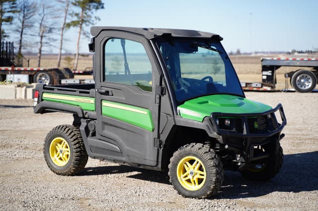 Image of John Deere Gator XUV 835M equipment image 2