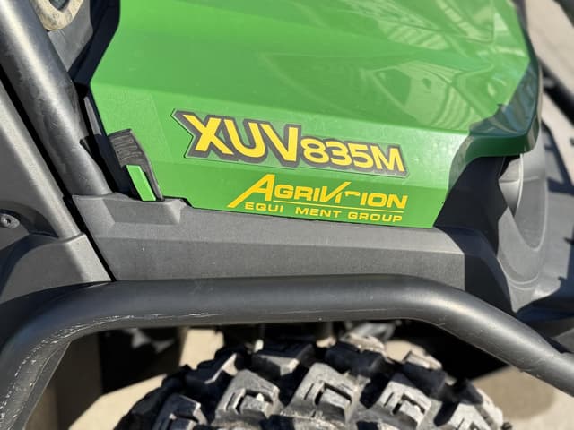 Image of John Deere XUV 835M equipment image 2