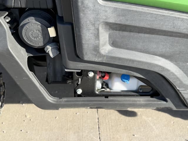 Image of John Deere XUV 835M equipment image 4