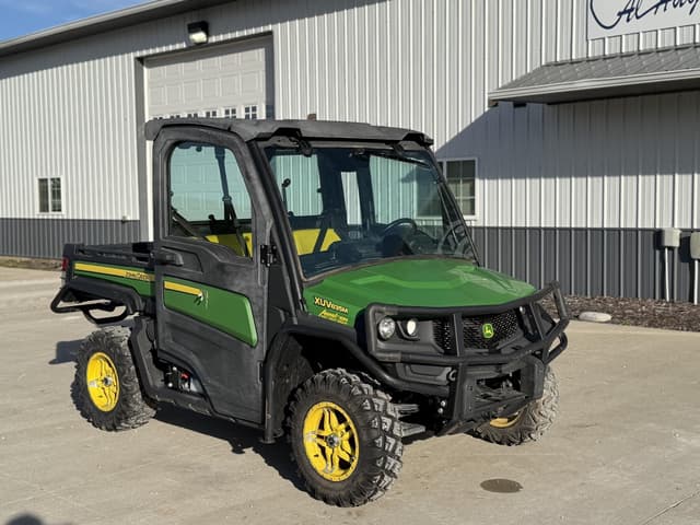 Image of John Deere XUV 835M equipment image 1