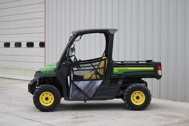 Image of John Deere XUV 835M equipment image 1