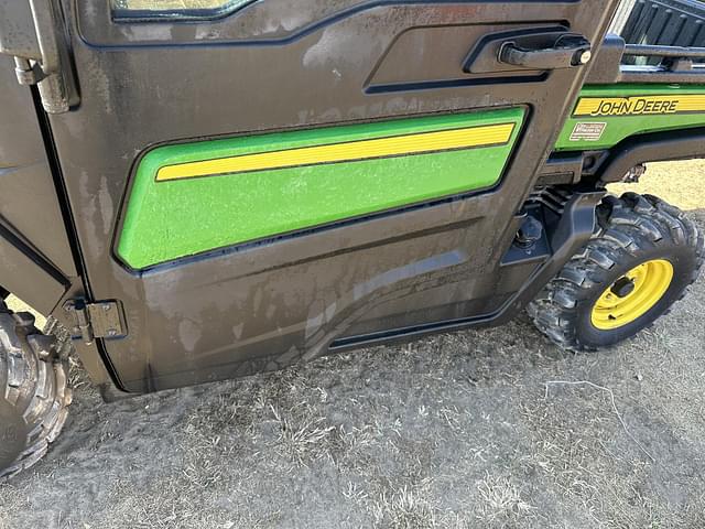 Image of John Deere XUV 835M equipment image 4