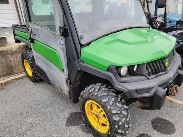 Image of John Deere XUV 835M equipment image 3