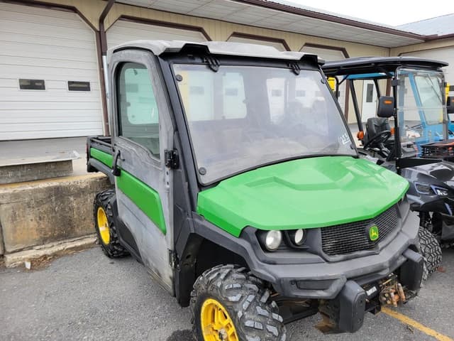 Image of John Deere XUV 835M equipment image 2