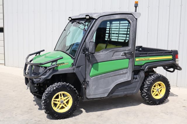 Image of John Deere Gator XUV 835M equipment image 3