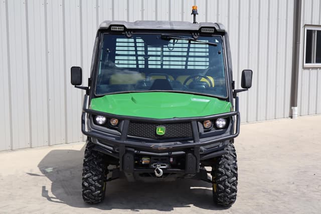 Image of John Deere Gator XUV 835M equipment image 1