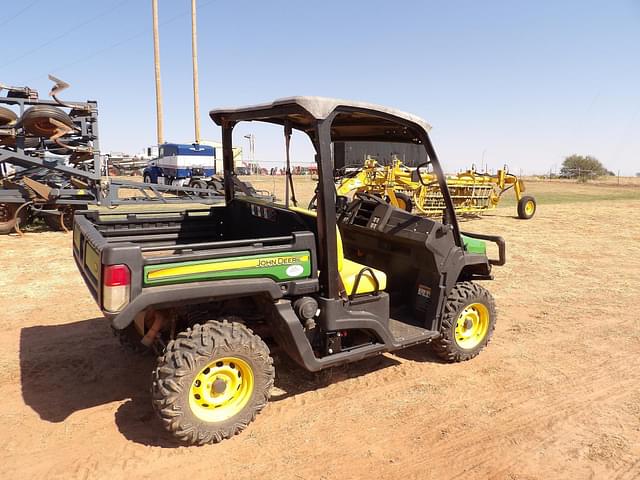 Image of John Deere XUV 835M equipment image 2