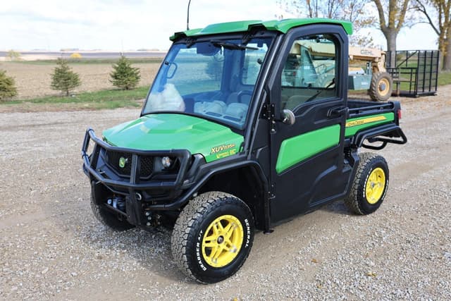 Image of John Deere XUV 835R equipment image 1