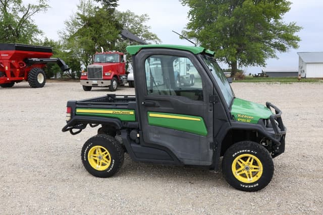 Image of John Deere Gator XUV 835R equipment image 4