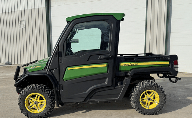 Image of John Deere Gator XUV 835R equipment image 1