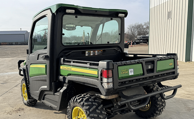 Image of John Deere Gator XUV 835R equipment image 2