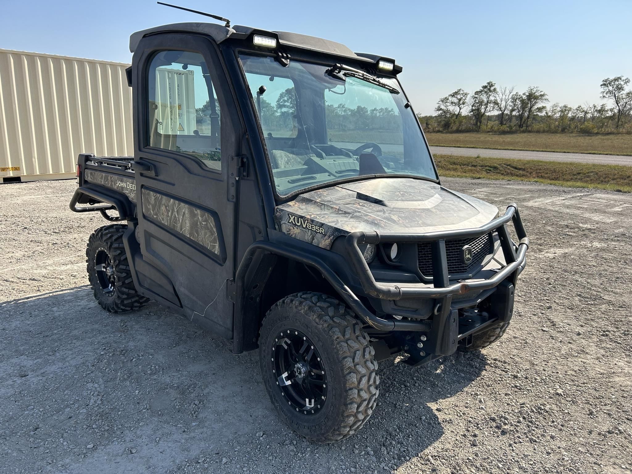 Main image John Deere XUV 835R