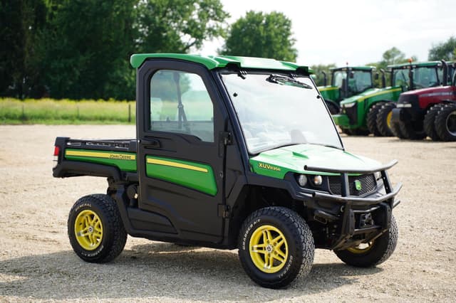Image of John Deere Gator XUV 835R equipment image 2