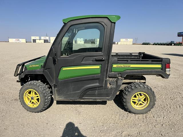 Image of John Deere XUV 835R equipment image 4