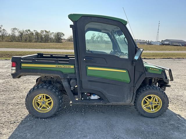 Image of John Deere XUV 835R equipment image 1